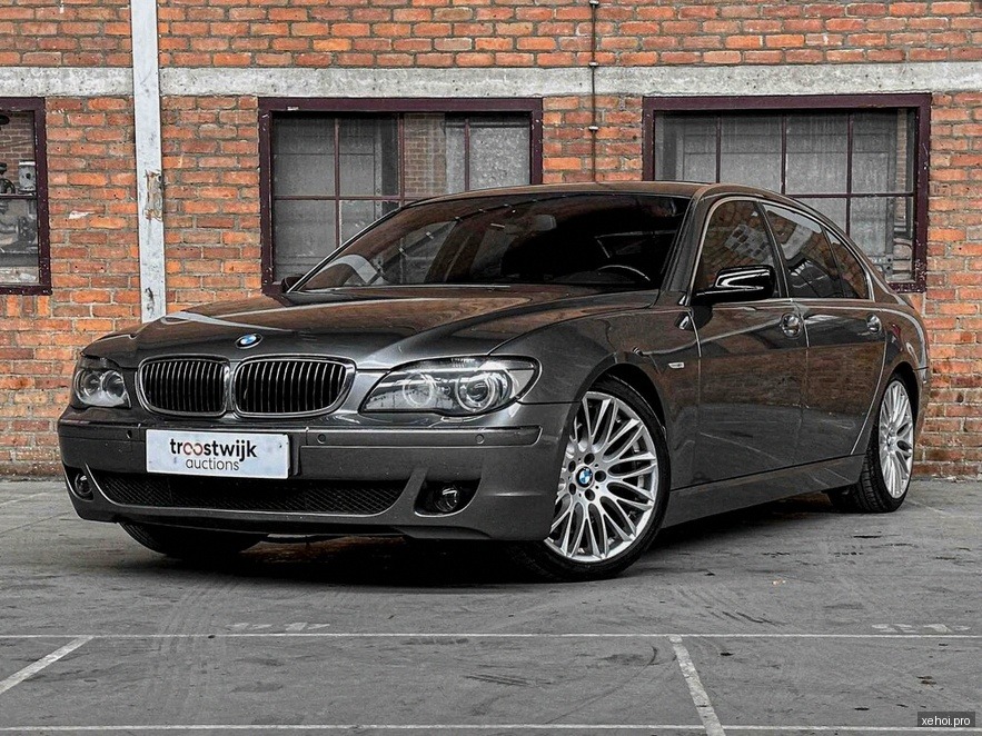 BMW 7 Series 750Li - 2005