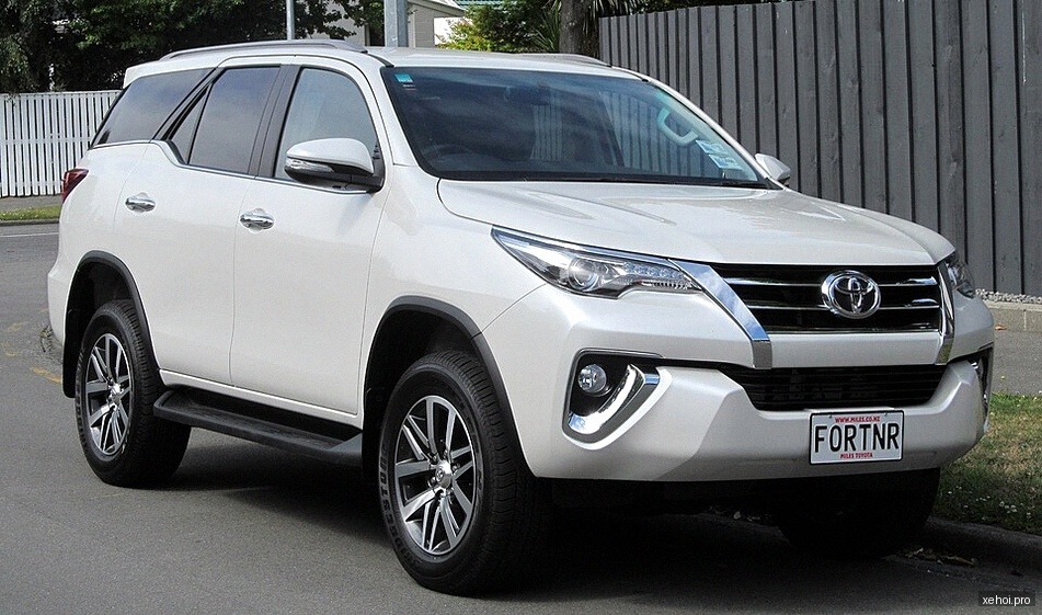 Toyota Fortuner 2.5G - 2014