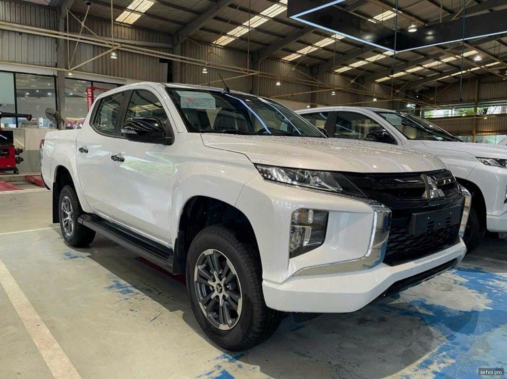 Mitsubishi Triton 4x4 MT - 2023