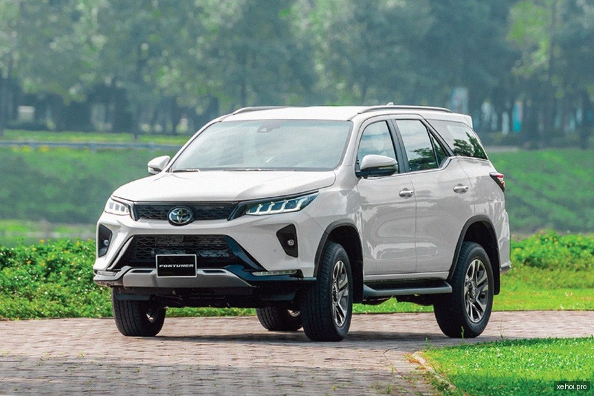 Toyota Fortuner 2.7V 4x2 AT - 2014