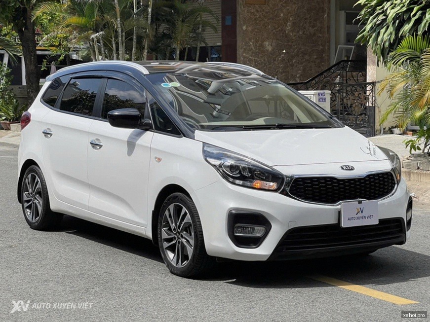 Kia Rondo GAT Deluxe - 2022