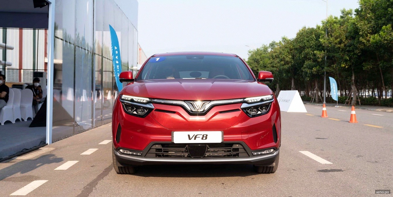 VinFast Lux SA 2.0 2.0 AT - 2021