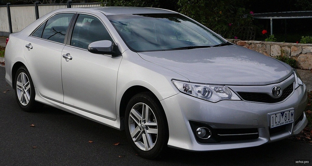 Toyota Camry 2.0E - 2013