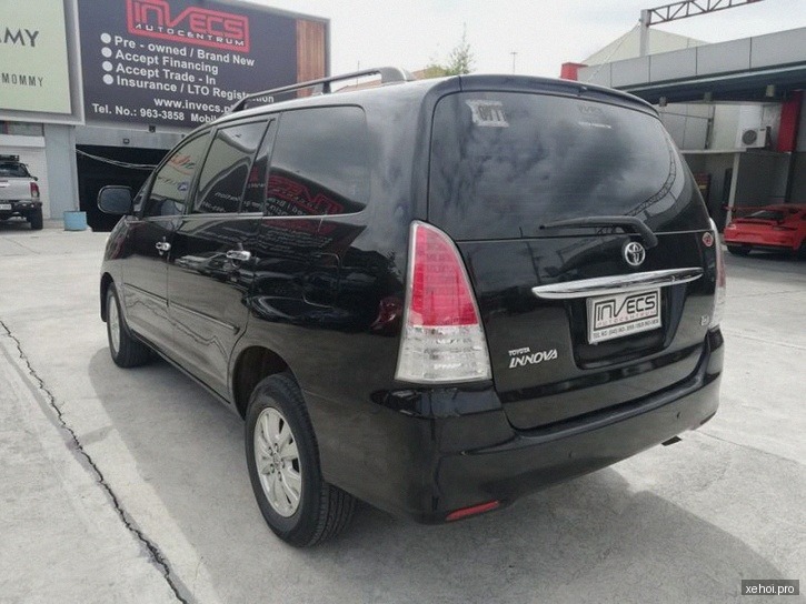 Toyota Innova G - 2010