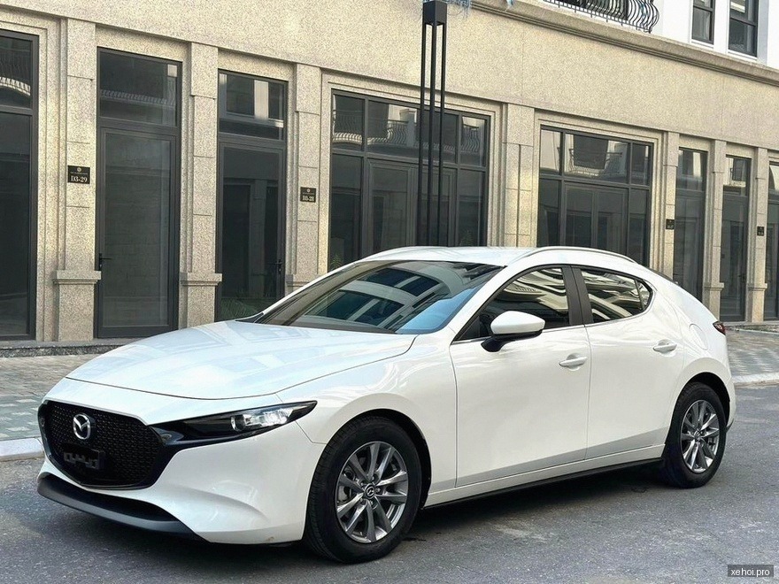 Mazda 3 1.5L Luxury - 2025