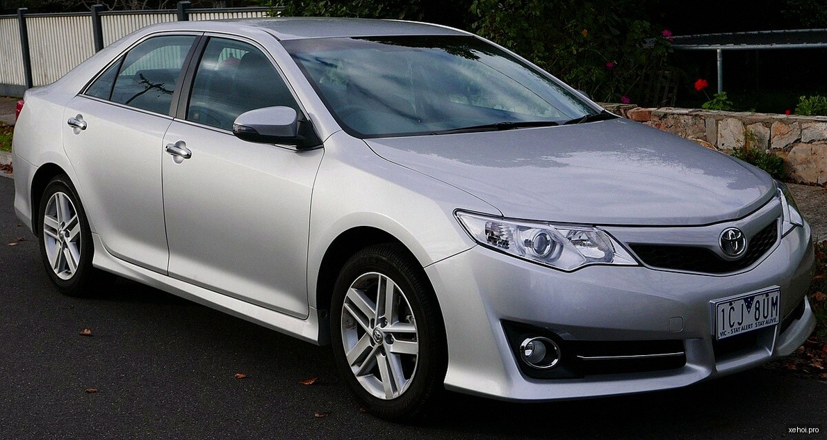 Toyota Camry 2.0E - 2013