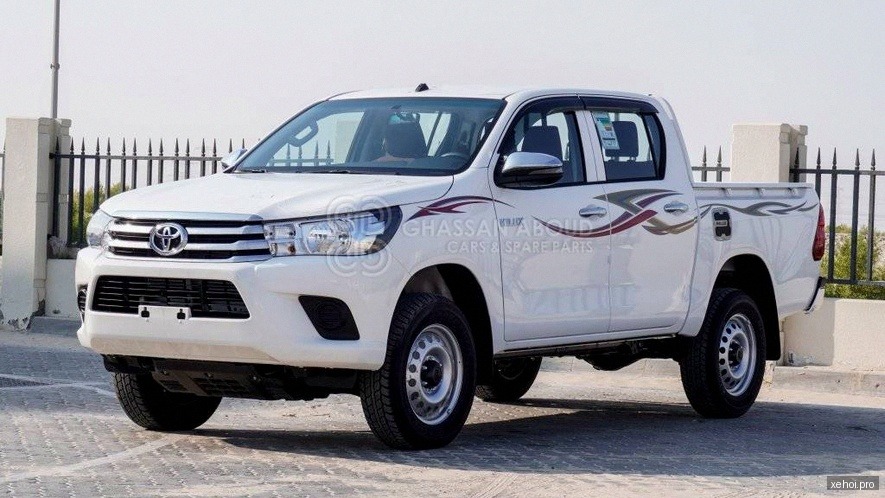 Toyota Hilux 2.4L 4x2 AT - 2025