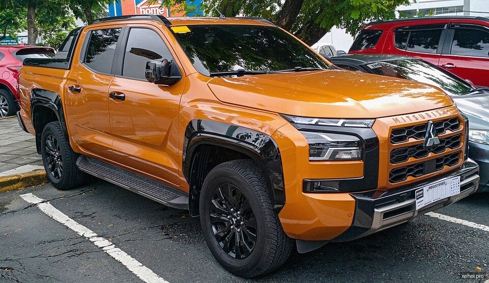 Toyota Hilux 2.4L 4x2 AT - 2025