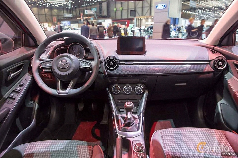 Mazda 2 1.5 AT - 2017