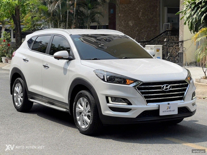 Hyundai Tucson 2.0 AT Tiêu chuẩn - 2021
