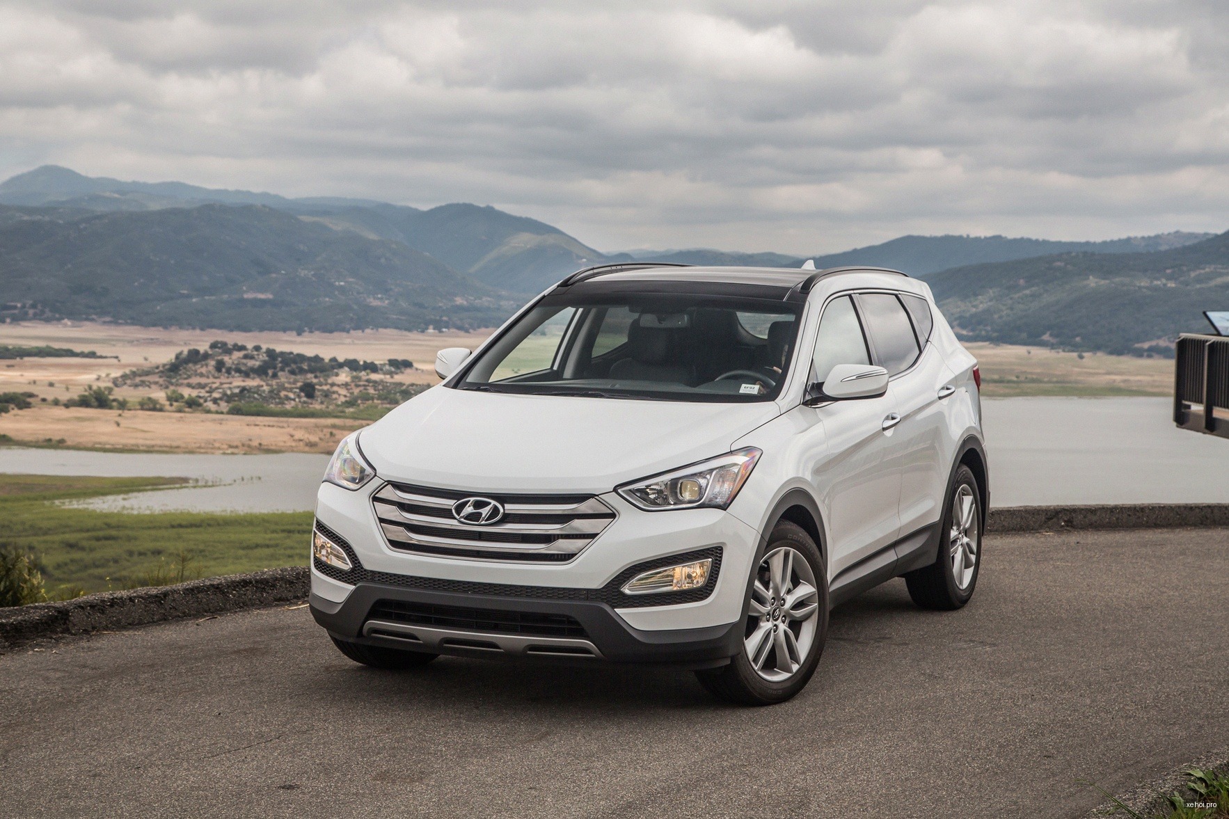 Hyundai SantaFe 2.4L 4WD - 2015