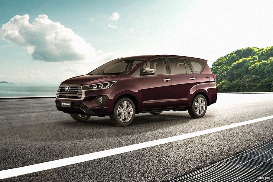 Toyota Innova 2.0E - 2016