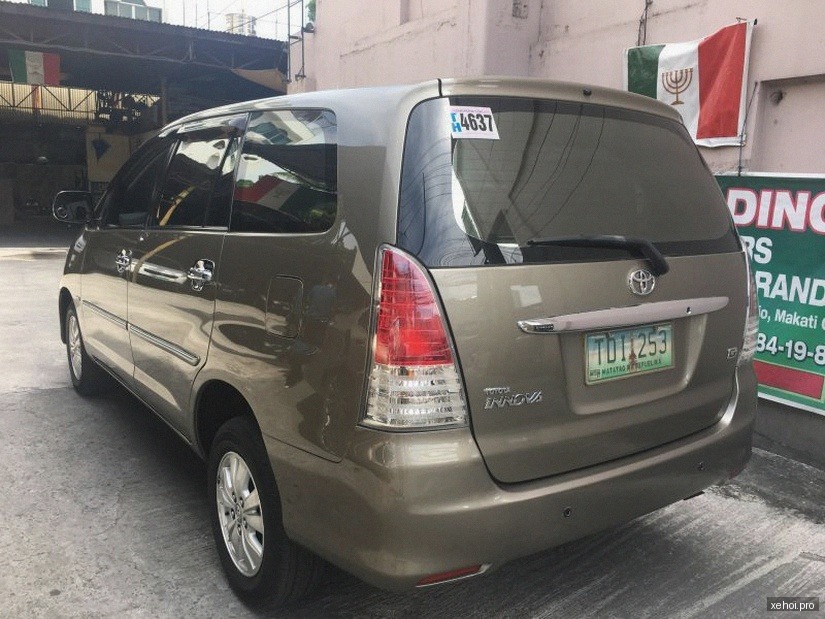 Toyota Innova G - 2011