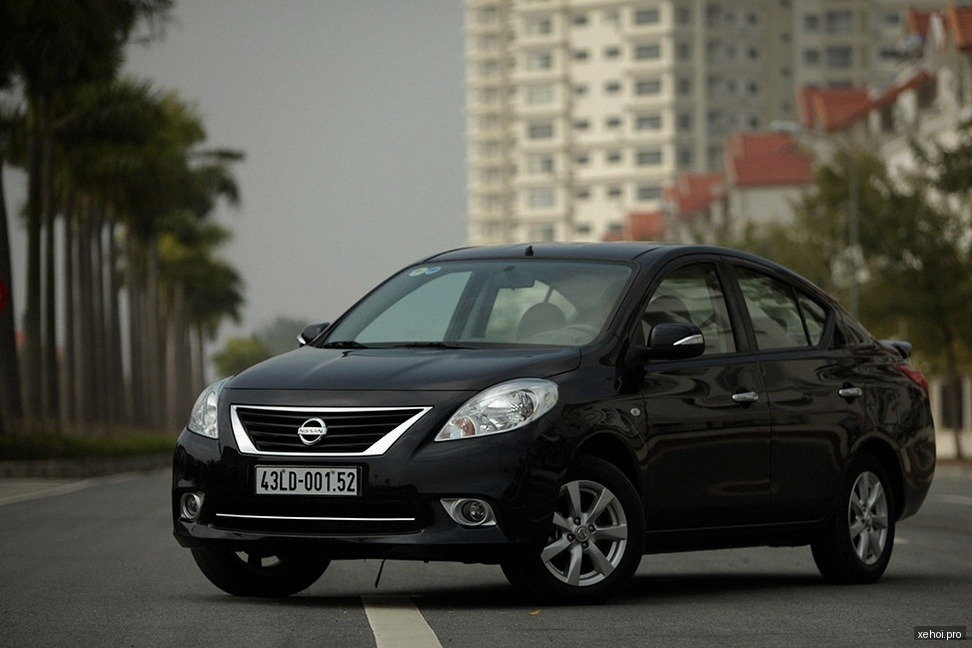 Nissan Sunny XV - 2015