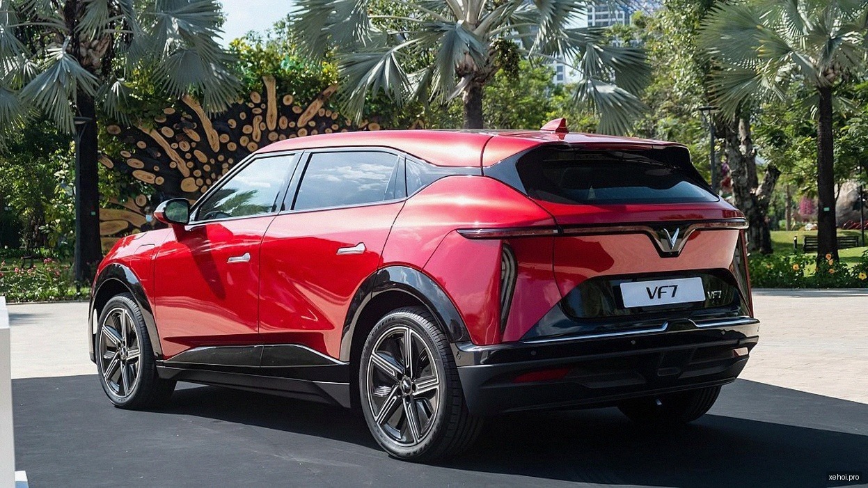 VinFast VF7 S - 2024