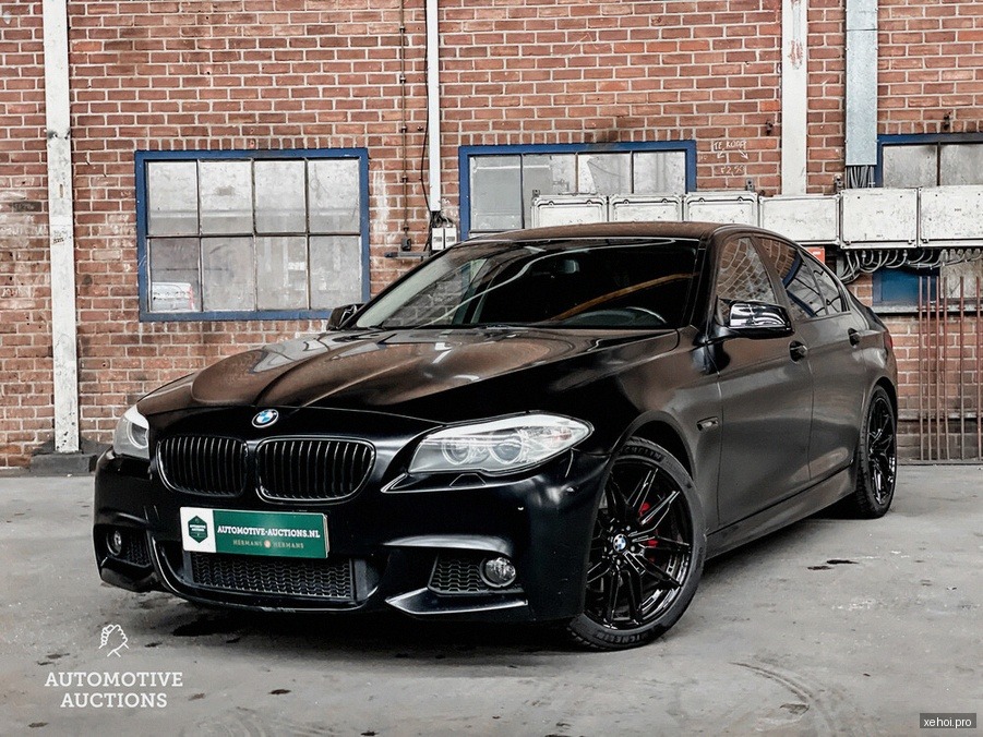 BMW 5 Series 520i - 2012