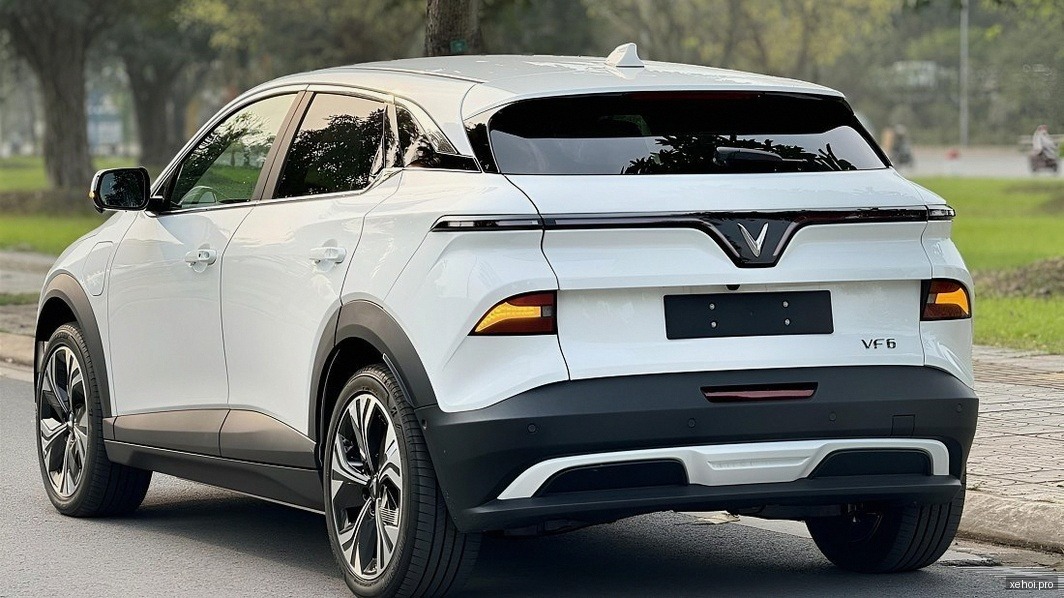 VinFast VF6 Eco – 2025