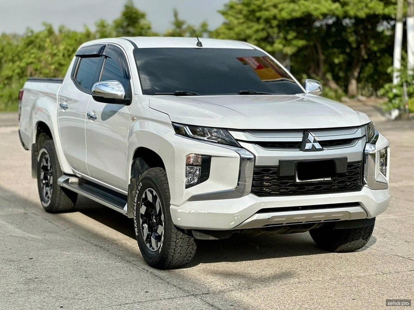 Mitsubishi Triton 4x2 AT Mivec - 2020