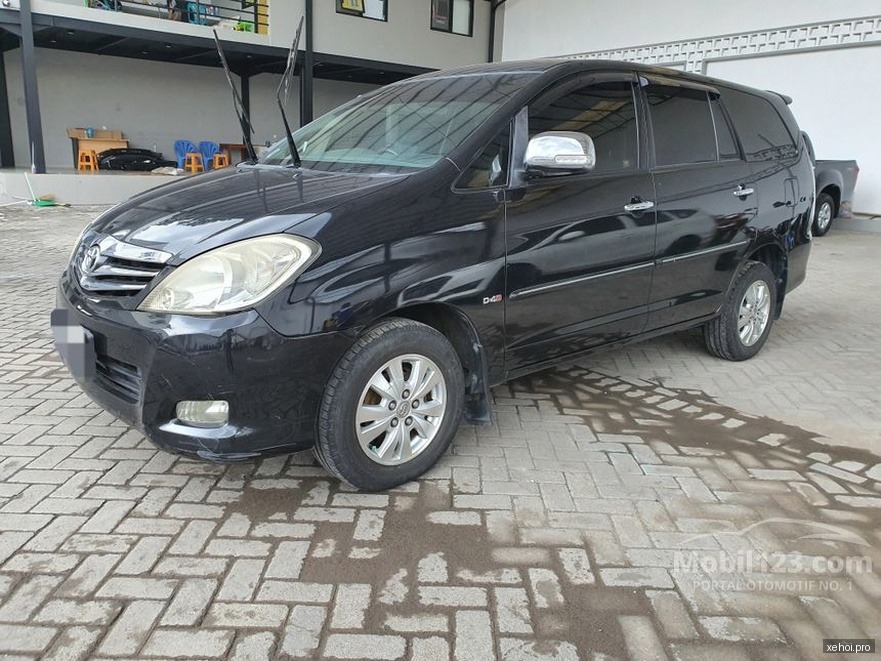 Toyota Innova V - 2009