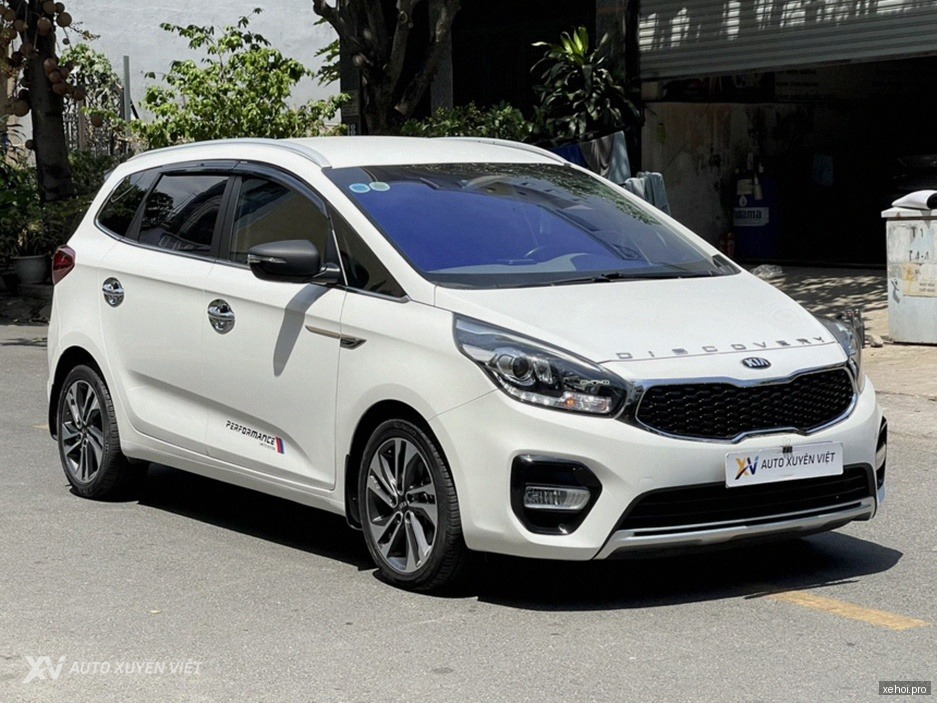 Kia Rondo GAT Deluxe - 2022