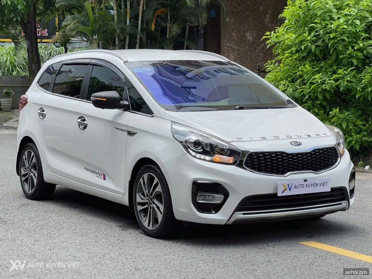 Kia Rondo GAT Deluxe - 2022