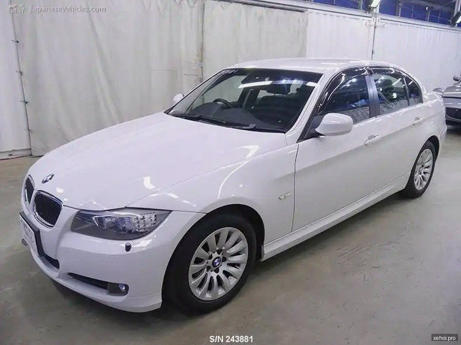 BMW 3 Series 320i - 2010
