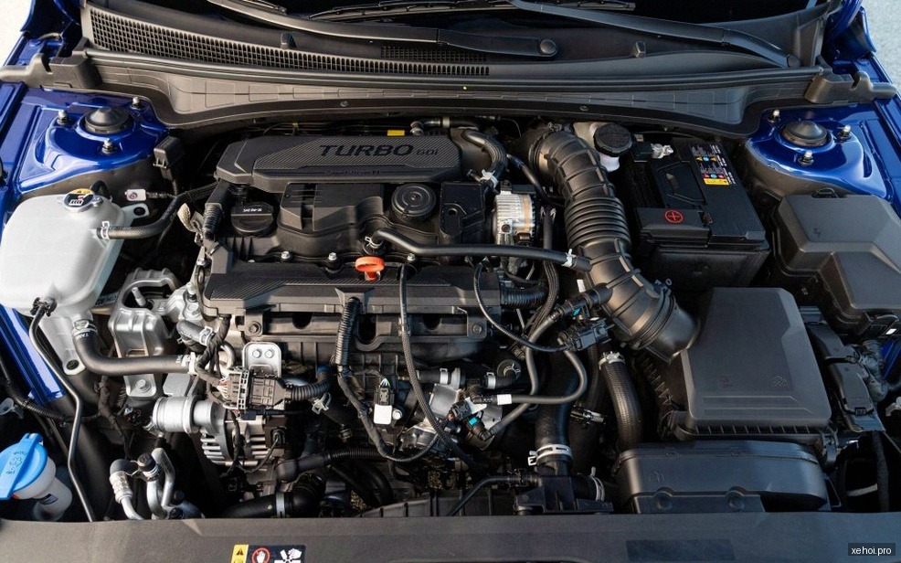 Hyundai Elantra 2.0 AT - 2022