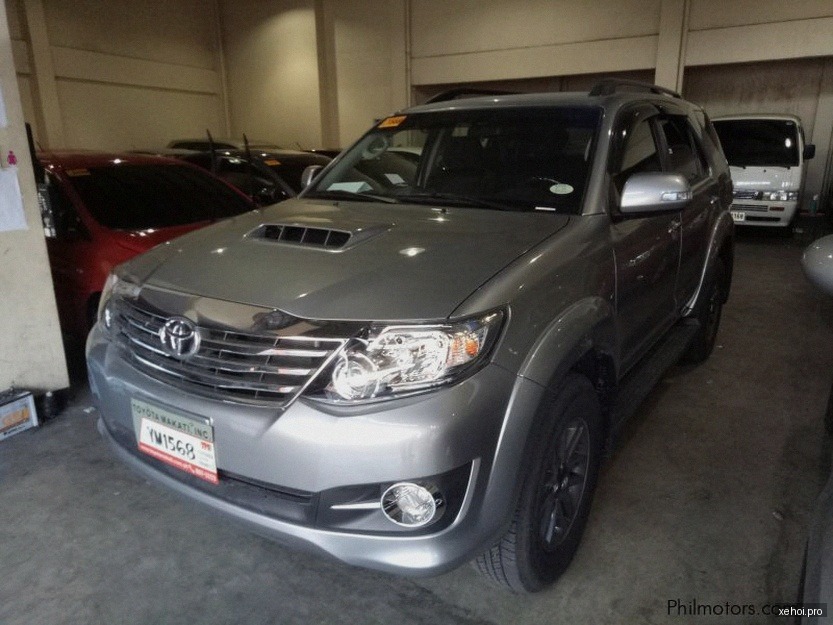 Toyota Fortuner 2.5G - 2015