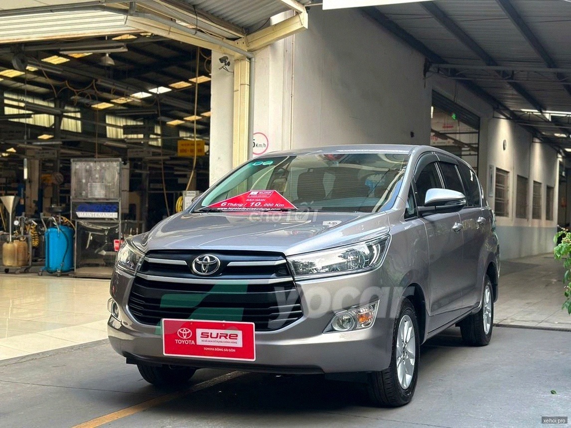 Toyota Innova 2.0E - 2020