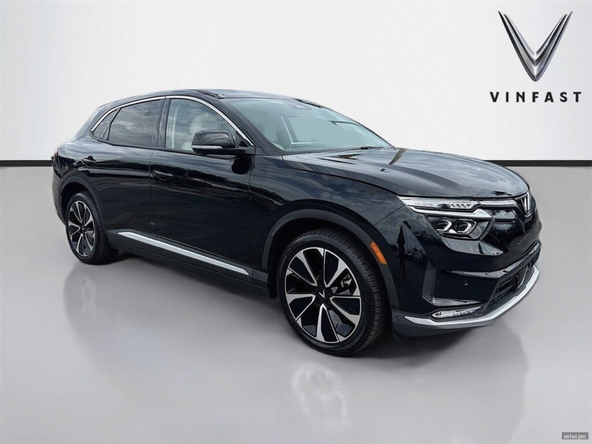 VinFast VF7 Plus - 2025