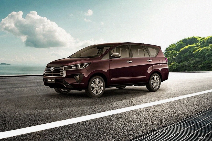 Toyota Innova 2.0E - 2018