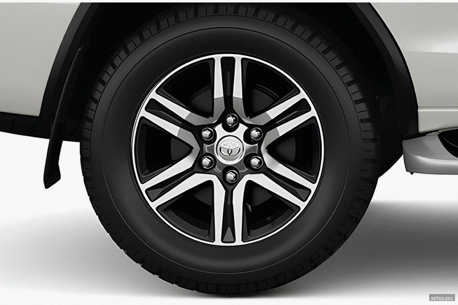 VinFast Lux SA 2.0 Premium 2.0 AT - 2019