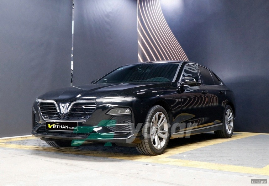 VinFast Lux SA 2.0 2.0 AT - 2021