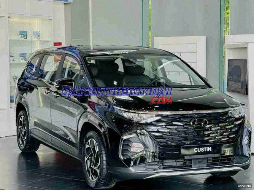 Hyundai Custin Tiêu Chuẩn 1.5T - 2025