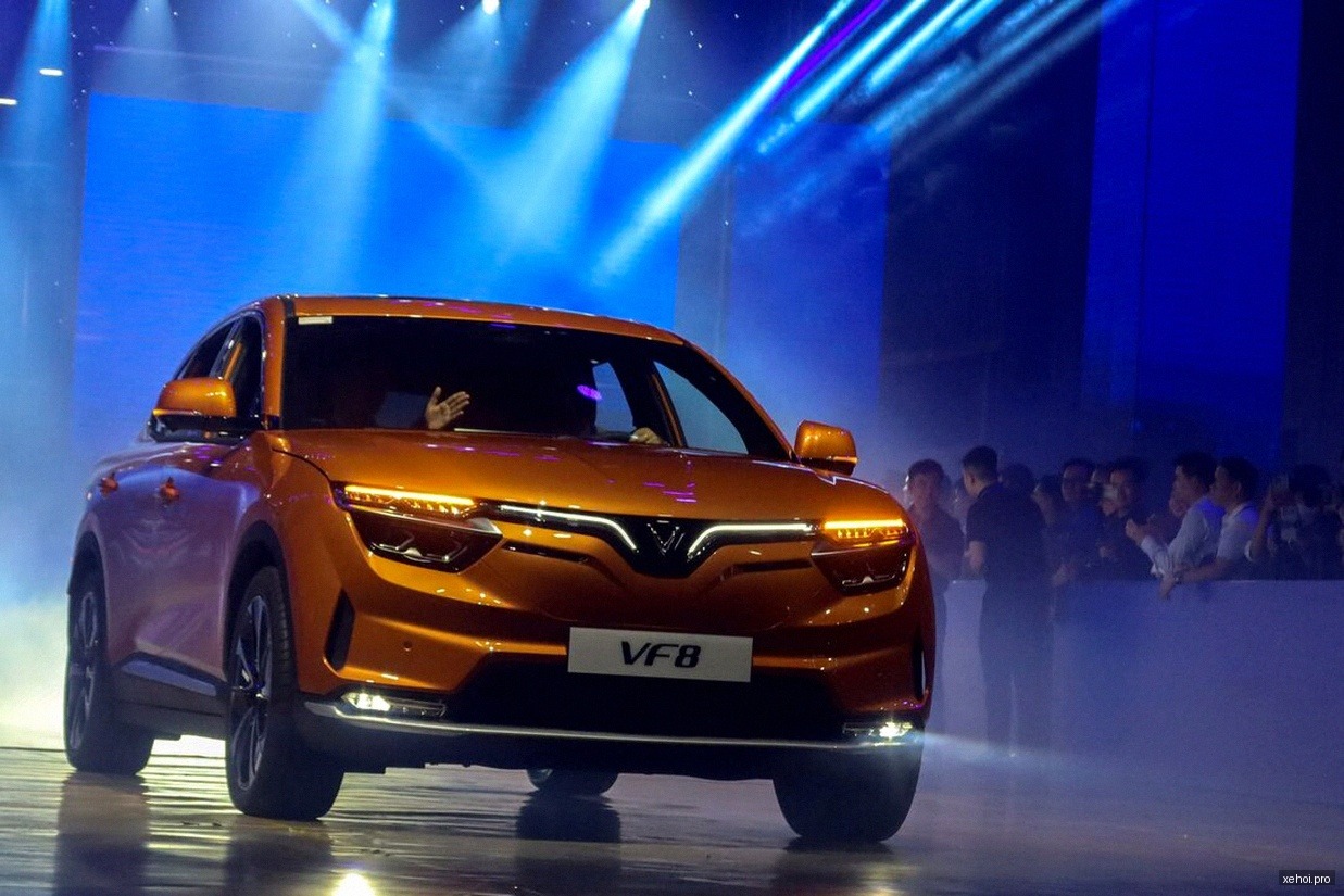 VinFast Lux SA 2.0 Plus 2.0 AT - 2019