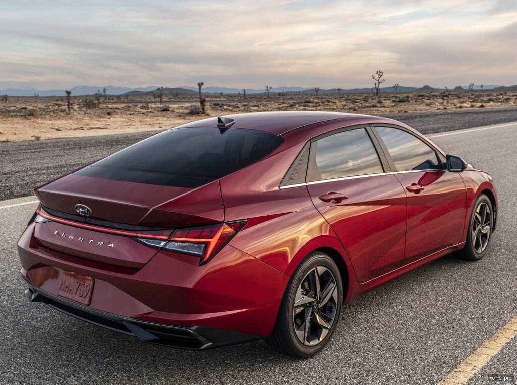 Hyundai Elantra 1.6 AT - 2020