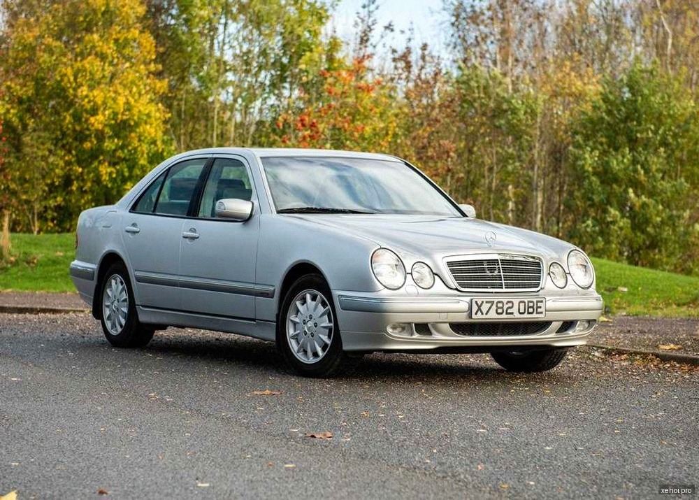 Mercedes Benz E class E240 AT - 2000
