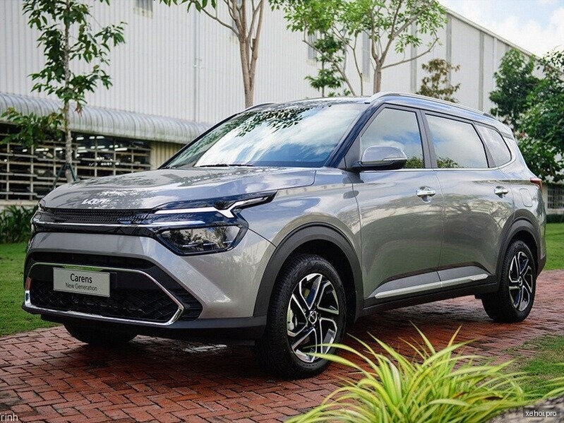 Kia Carens 1.5G Luxury - 2023