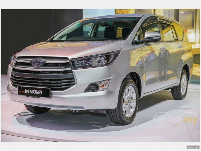 Toyota Innova 2.0E - 2018