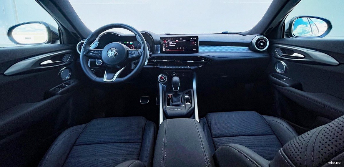 Toyota Innova 2.0E - 2018