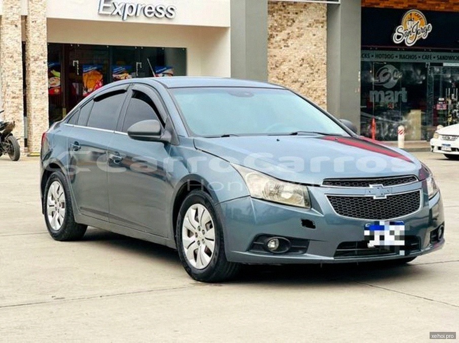 Chevrolet Cruze LS 1.6 MT - 2010
