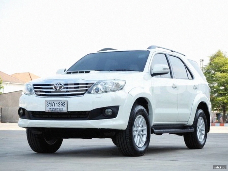Toyota Fortuner 2.5G - 2016