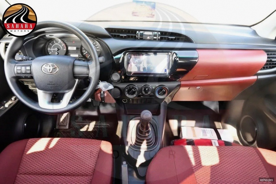 Toyota Hilux 2.4L 4x2 AT - 2025