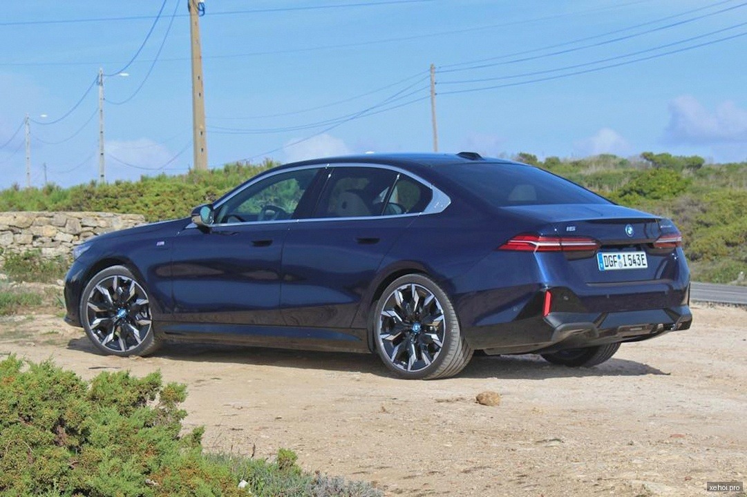 VinFast Lux A 2.0 2.0 AT - 2021