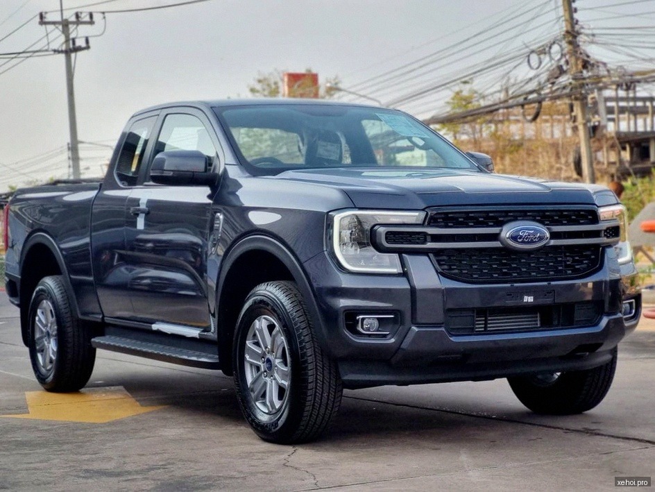 Ford Ranger XLS 2.0L 4x2 AT - 2025
