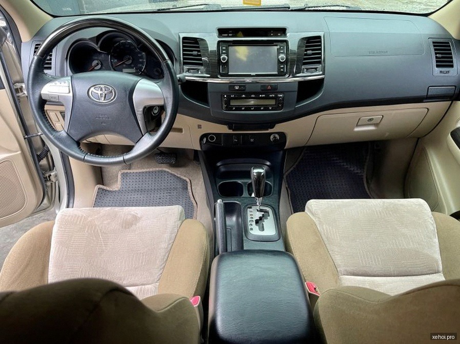 Toyota Fortuner 2.5G - 2014