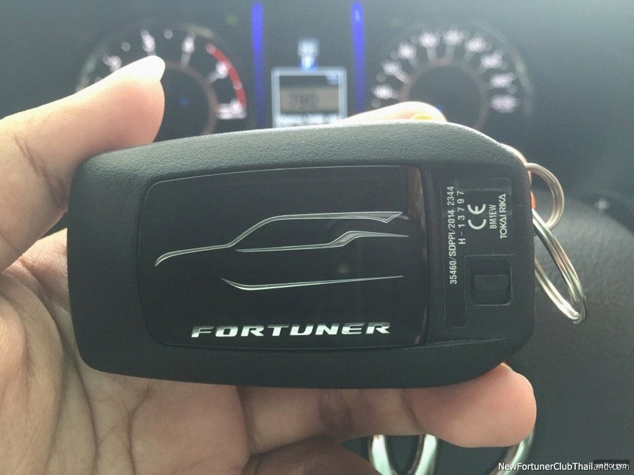 Toyota Fortuner 2.7V 4X2 AT - 2016