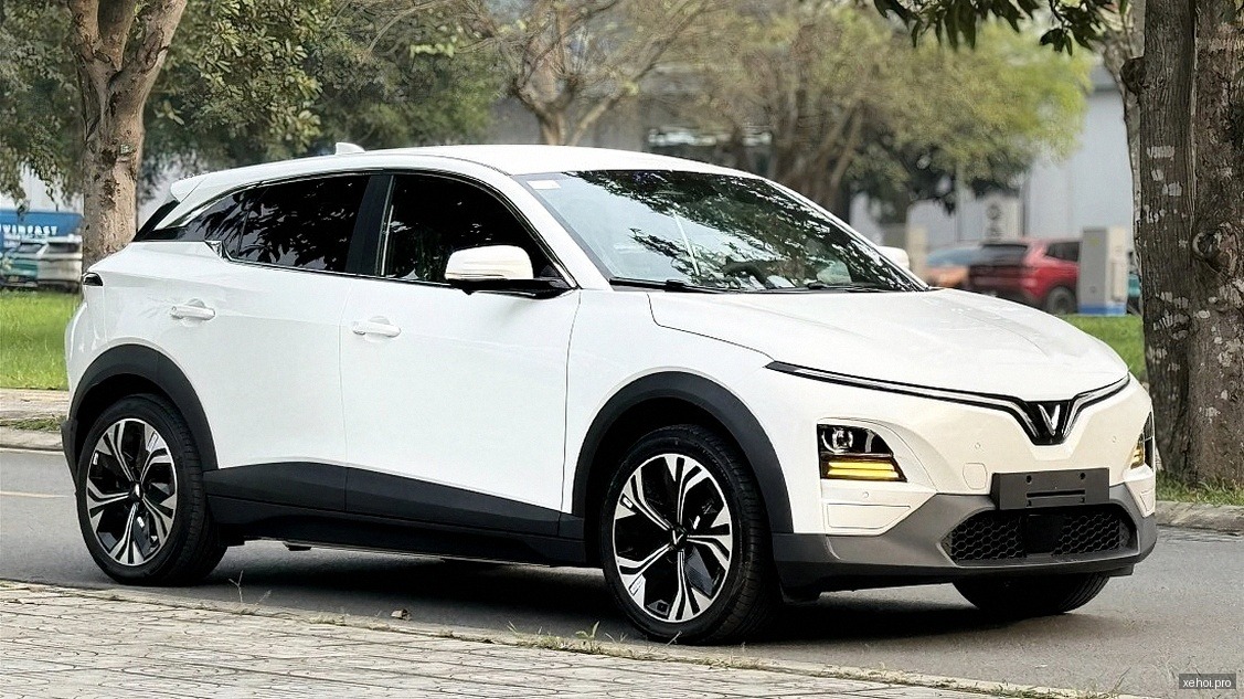 VinFast VF6 Eco - 2025