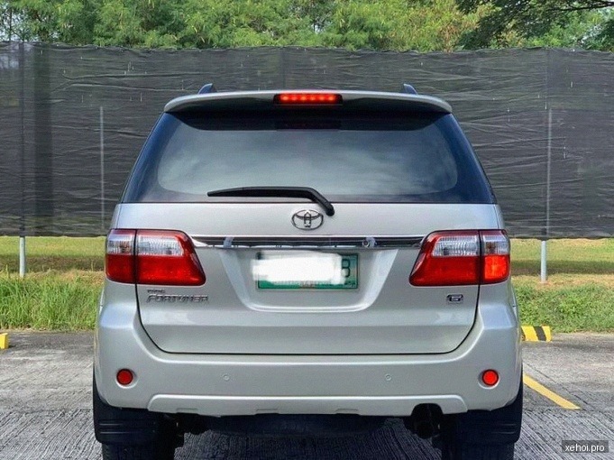 Toyota Fortuner - 2011