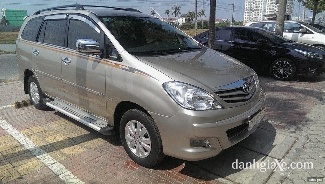 Toyota Innova GSR - 2011